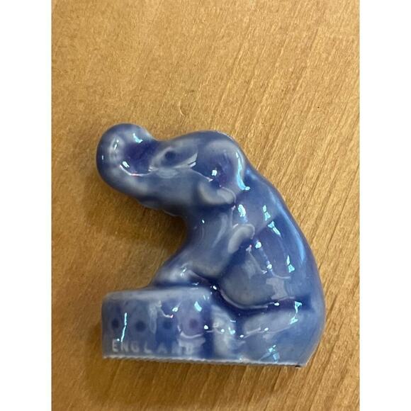 Vintage Wade of England Noah's Ark Blue Ceramic Elephant figurine. - Picture 1 of 3